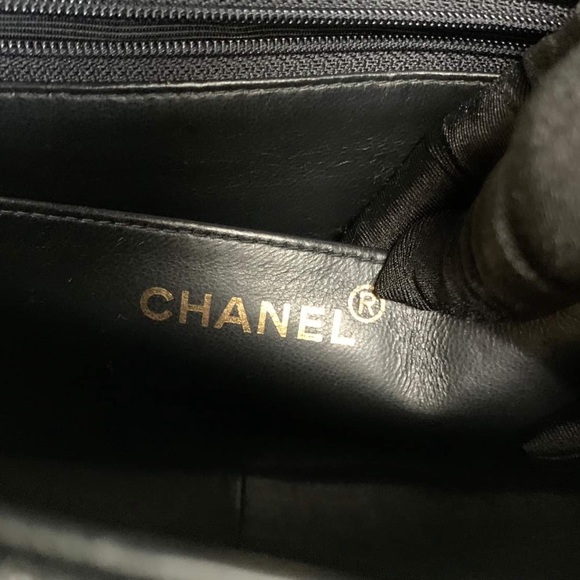 Chanel Diana Medium Caviar (Limited Edition) - Picture 6 of 9